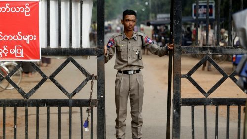 म्यानमारमा सैनिक सरकारको १ वर्ष : ८०० बढी कैदी रिहा