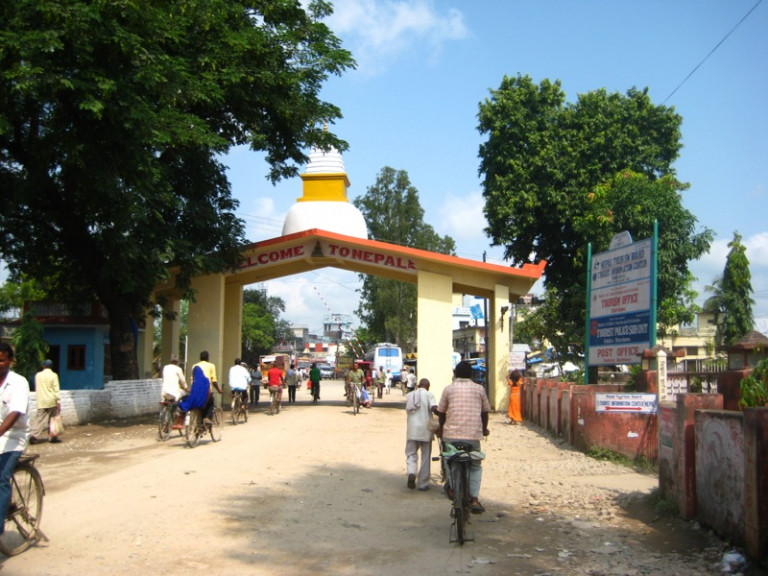 नेपाल–भारत सीमा सोमबारसम्म बन्द