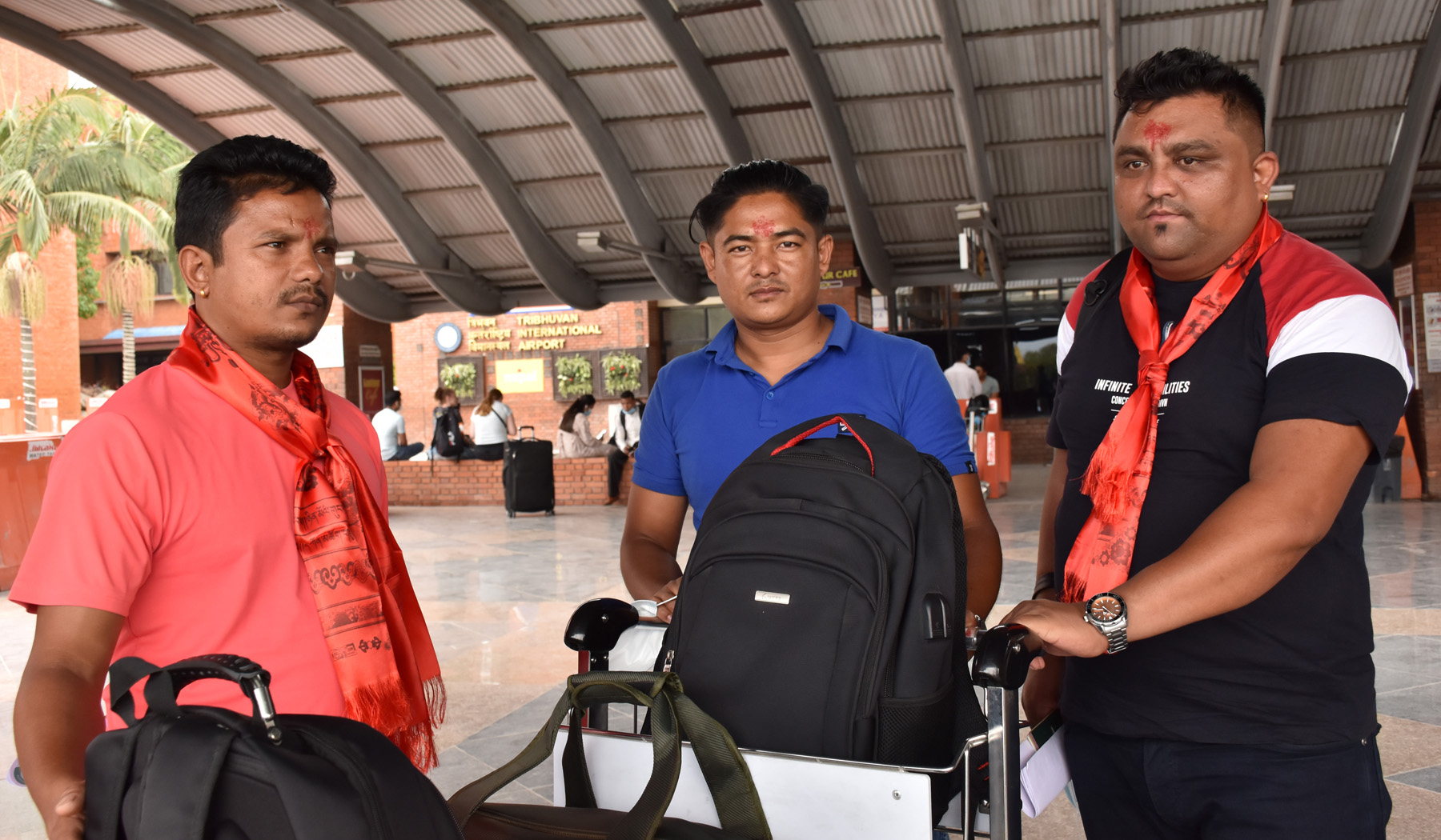 मतदान भइरहेका बेला विमानस्थलमा भेटिएका मानसिंहहरू …