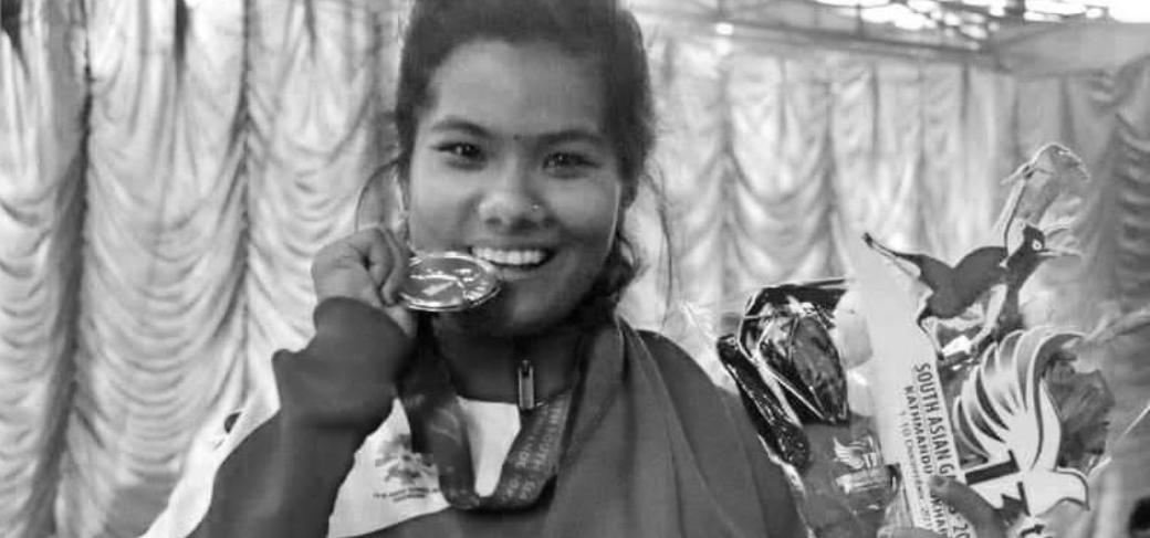 स्वर्ण पदक विजेता भारत्तोलन खेलाडी सञ्जु मृत फेला