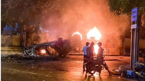 श्रीलंका : हिंसा वा आगजनी गरेको देख्नेबित्तिकै गोली चलाउन आदेश