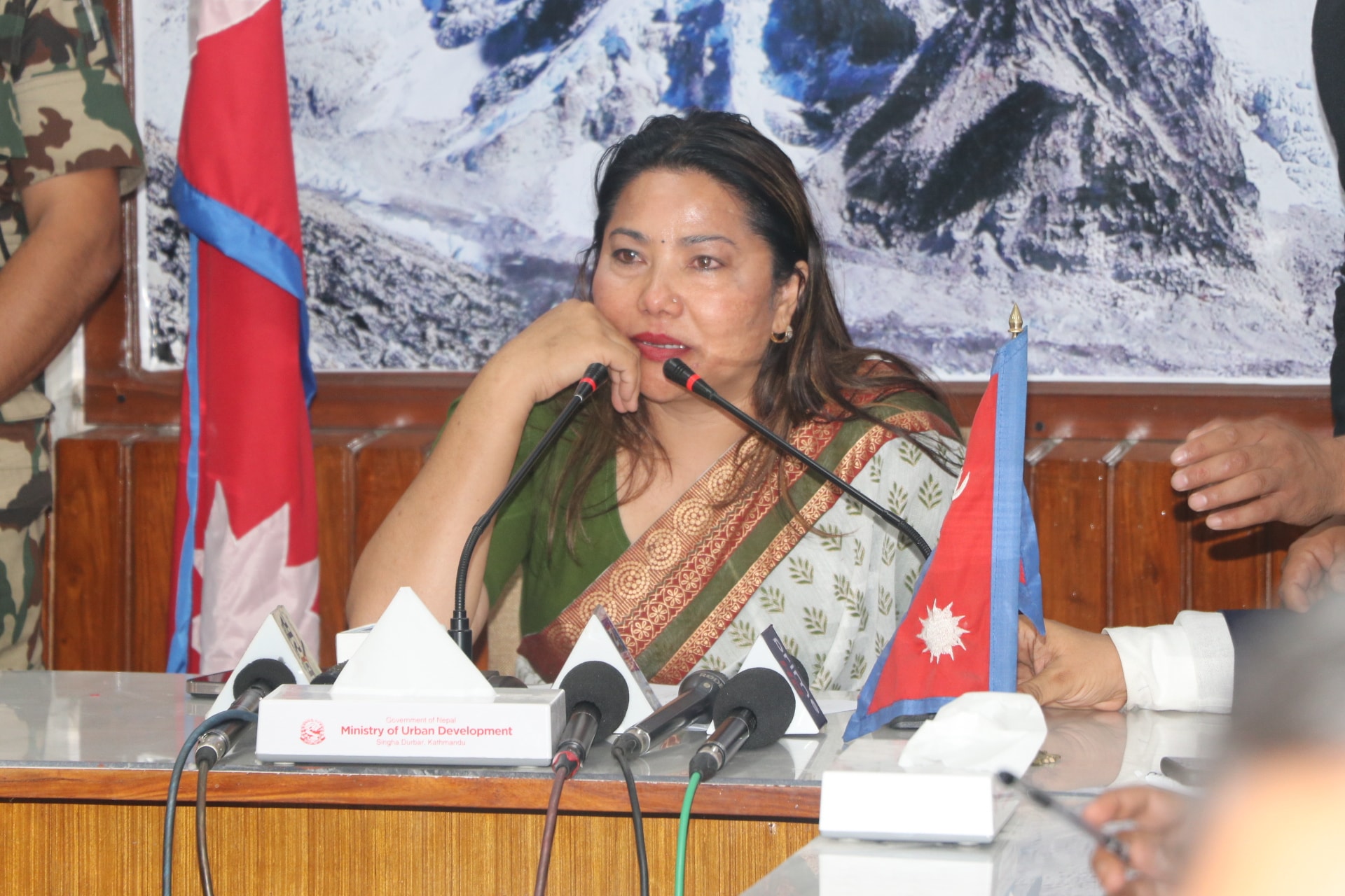 मन्त्री पद छोड्दैगर्दा भक्कानिइन् झाक्री