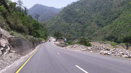 अवरुद्ध नारायणगढ–मुग्लिन सडक खुल्यो, तर जोखिम कायमै