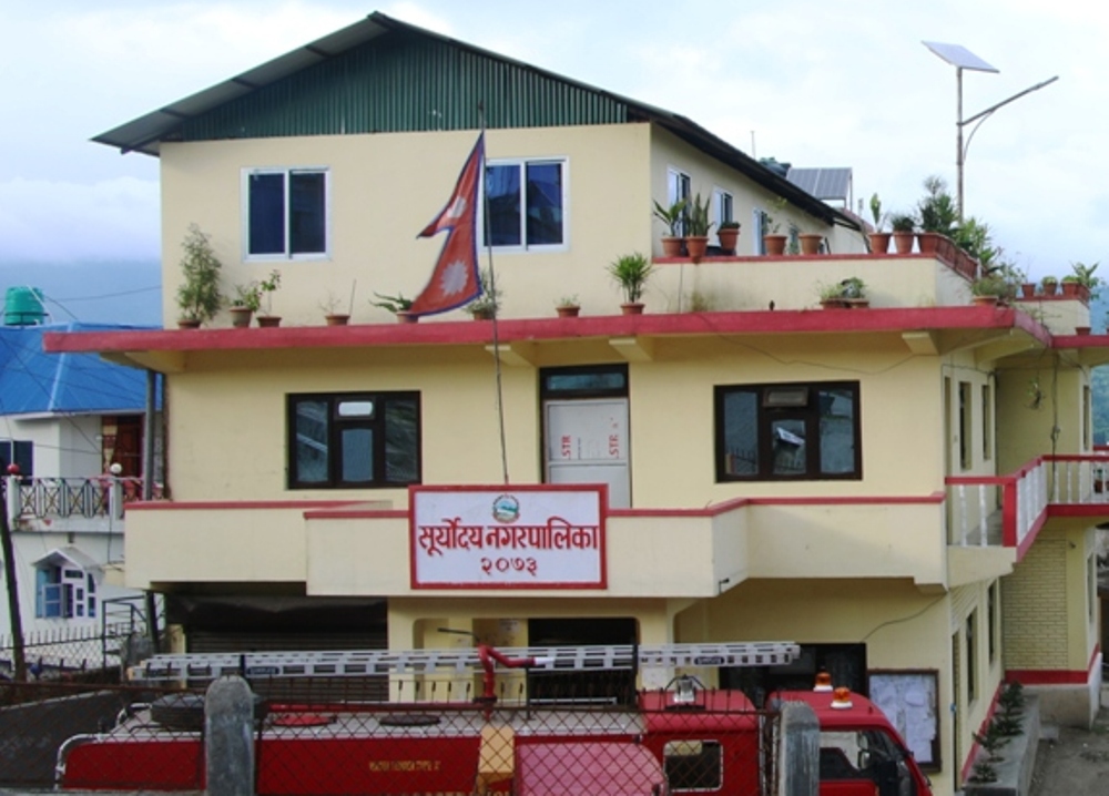 इलामको सूर्योदय नगरपालिकाको कार्यपालिका बैठक डिजिटल बोर्डमा सार्वजनिक