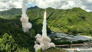 चीनद्वारा ताइवाननजिकै मिसाइल आक्रमण, जापानको क्षेत्रमा पनि खस्यो