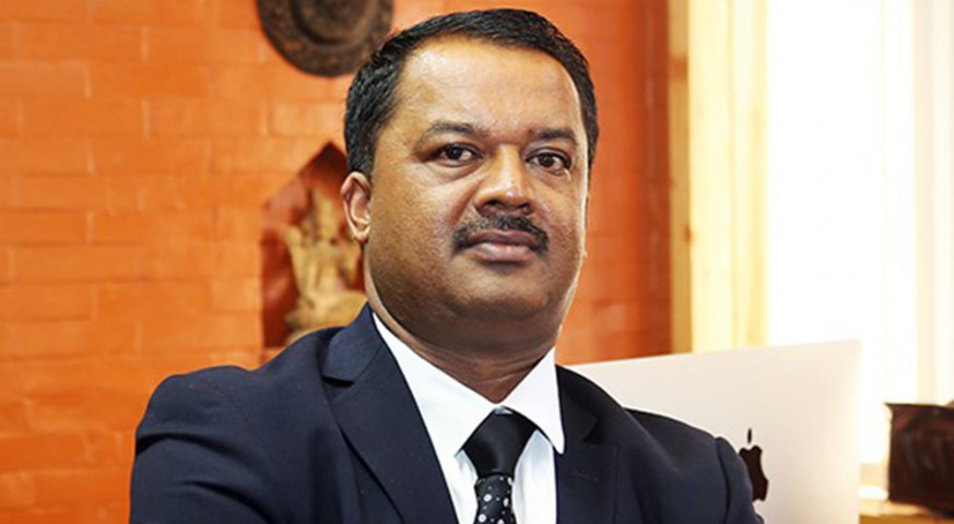 सडक अलपत्र पार्दै ‘घरबेटी’