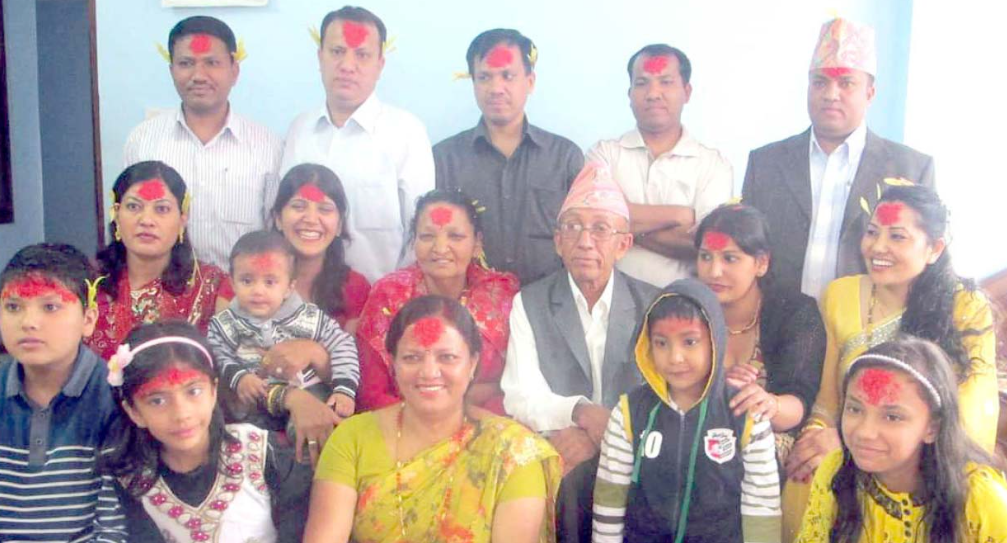 पाँच छोरा र चार बुहारी हाकिम, कान्छी बुहारी मन्त्री