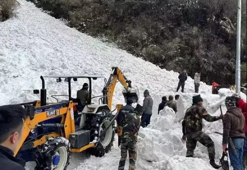 सिक्किम घुम्न गएका ३ नेपालीको हिमपहिरोमा परी मृत्यु, ३ घाइते